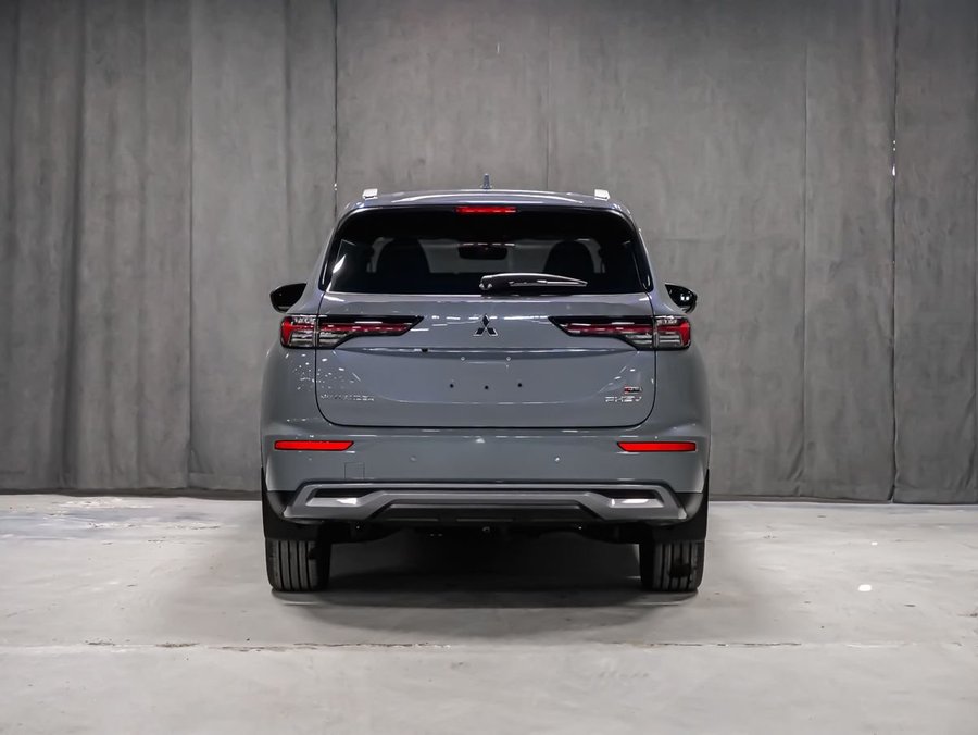 Mitsubishi Outlander PHEV GT 2026 Fini Gris pierre de lune de qualité supérieure