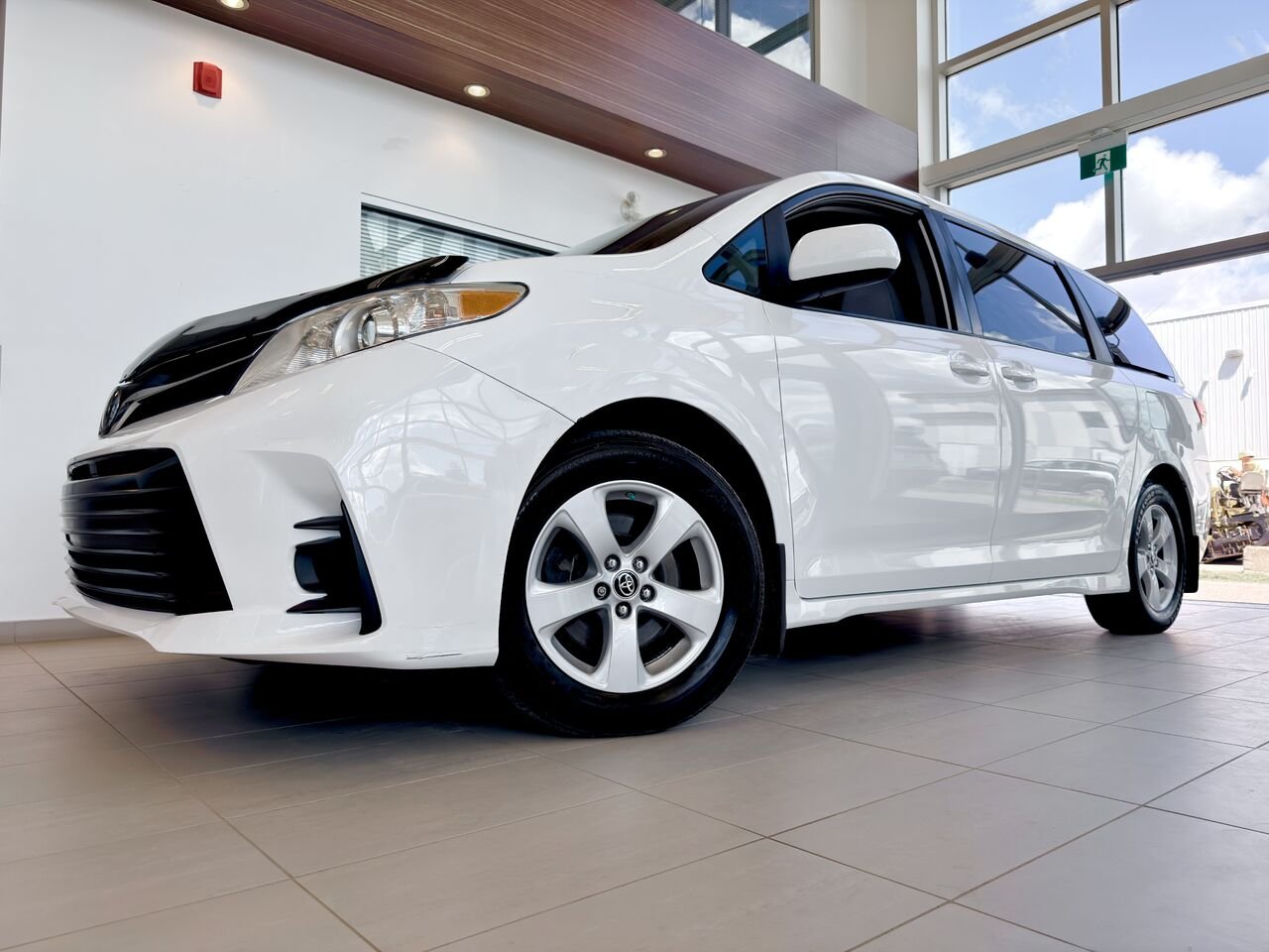 Toyota Sienna 2020 Blanc Notre-Dame-des-Prairies - photo #1