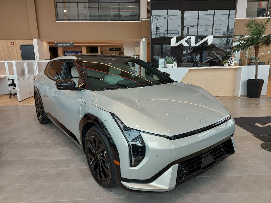 2026 Kia EV4 2026 Ivory Silver