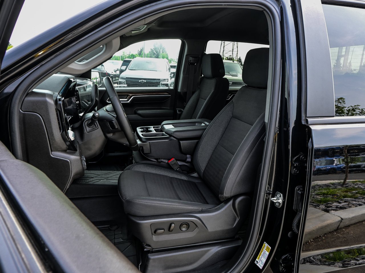 2026 Chevrolet Silverado 1500 4WD Crew Cab 147 LT Black Sherwood Park - photo #15