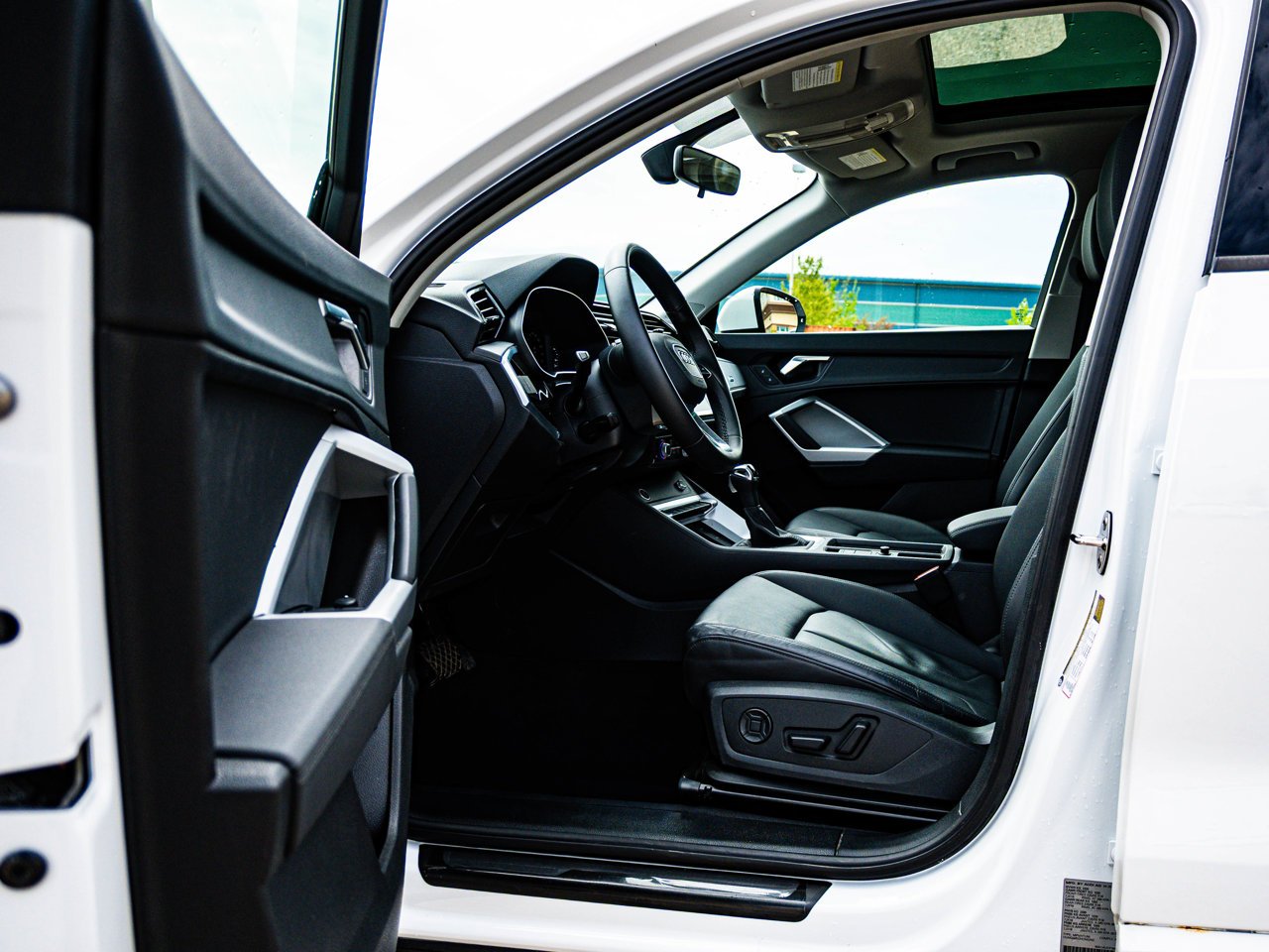 2025 Audi Q3 40 TFSI quattro White Sherwood Park - photo #16