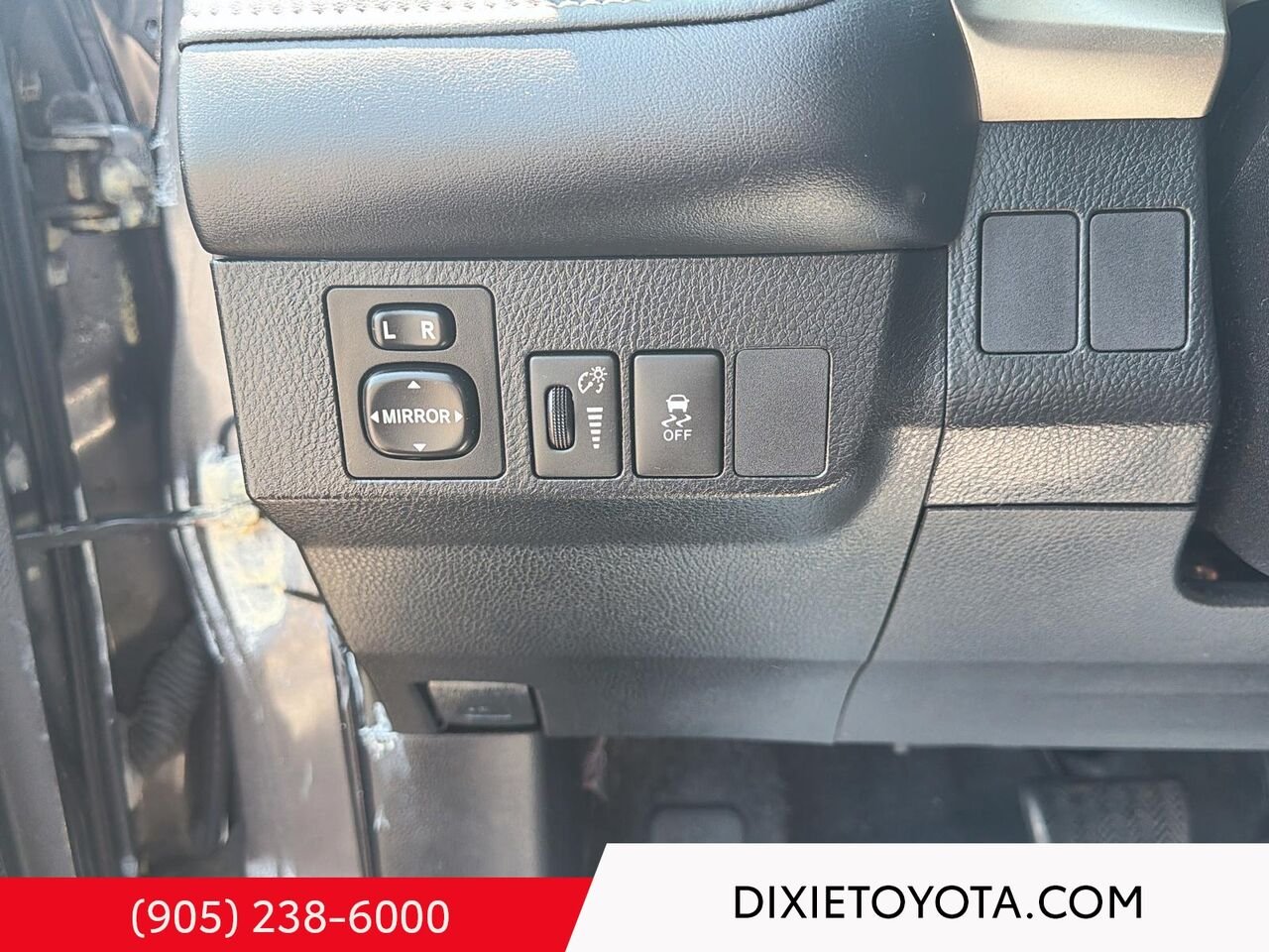 2013 Toyota RAV4 XLE FWD / CLEAN CARFAX Grey Mississauga - photo #11