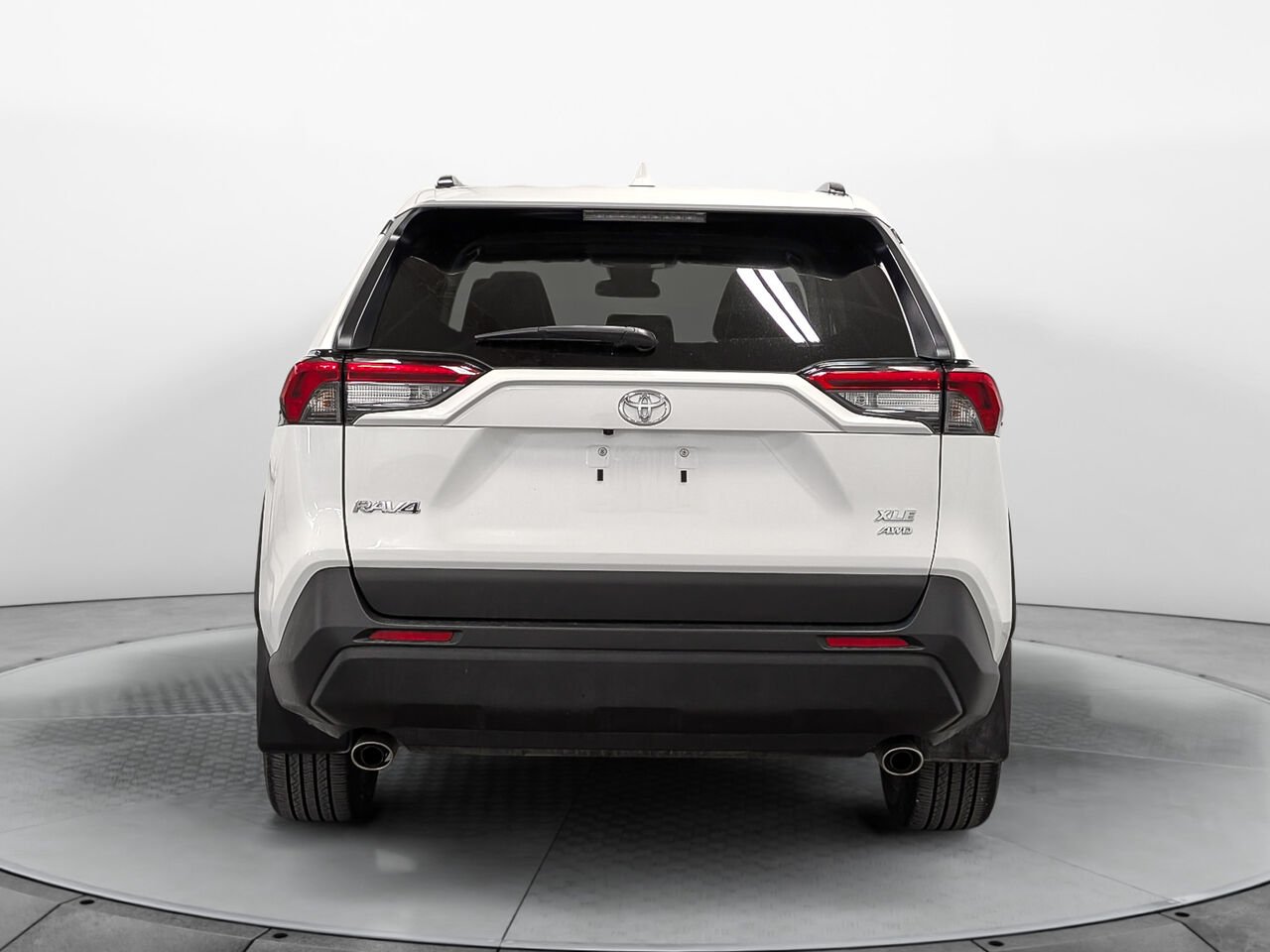 TOYOTA RAV4 AWD XLE 5486 km SEULEMENT Toit Ouvrant à voir!! 2022 Blanc Sherbrooke - photo #3