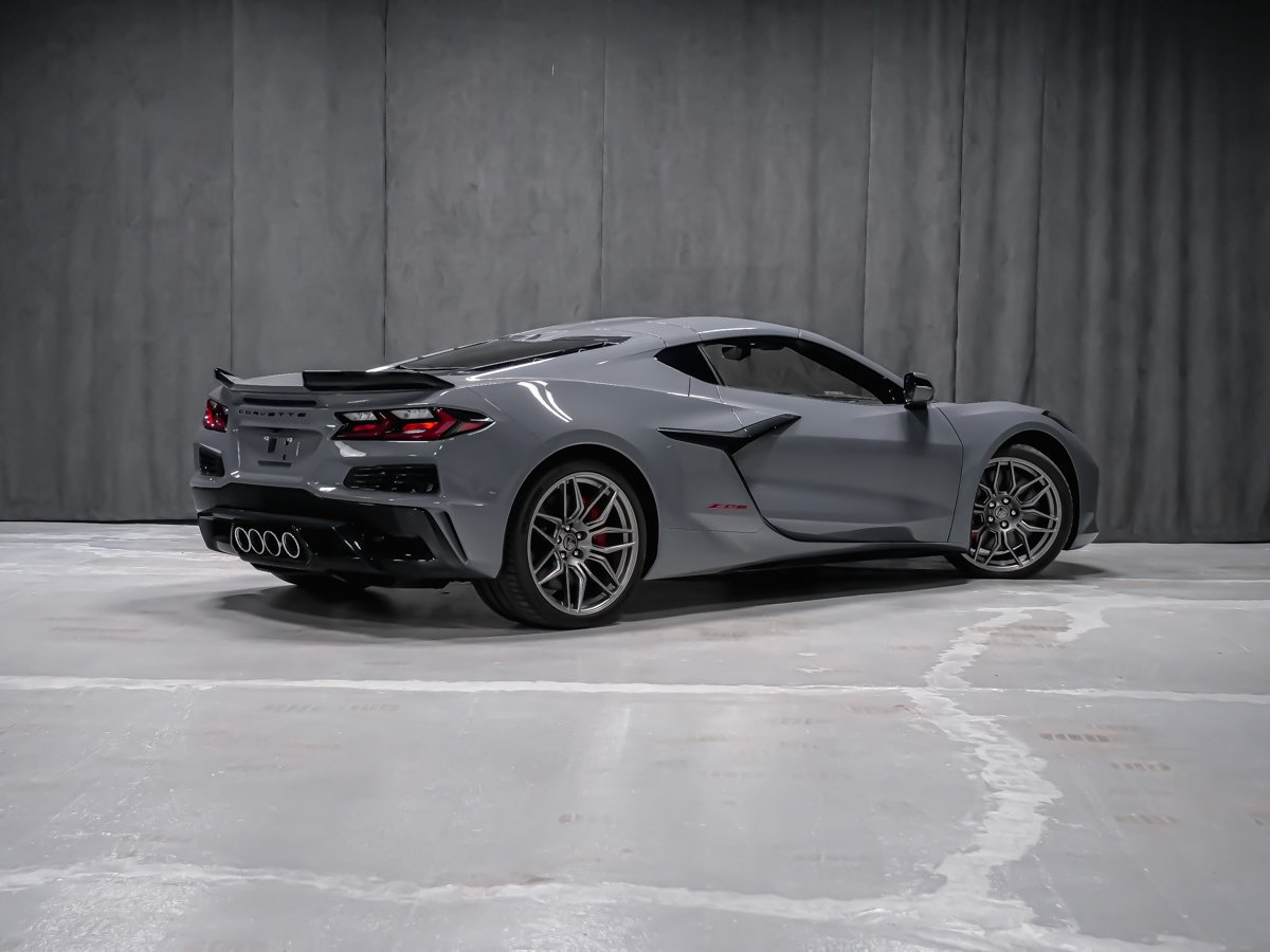 2024 Chevrolet Corvette Z06 1LZ Grey Montreal - photo #4