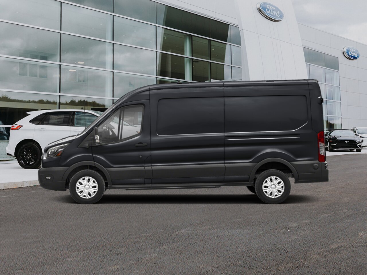 2025 Ford E-Transit Cargo Van Agate Black Metallic Saint-Eustache - photo #2