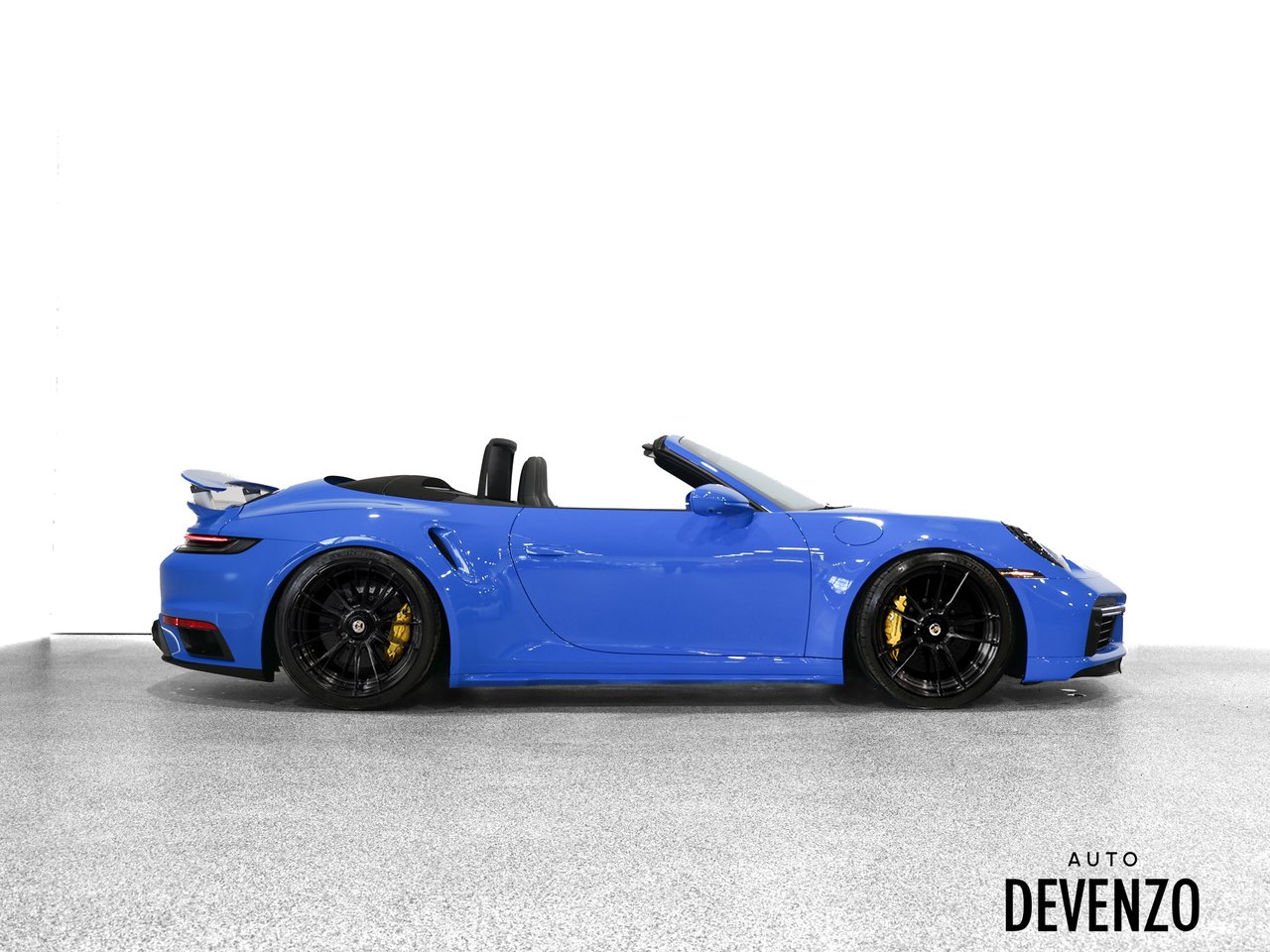 2023 Porsche 911 Blue Saint-Eustache - photo #1
