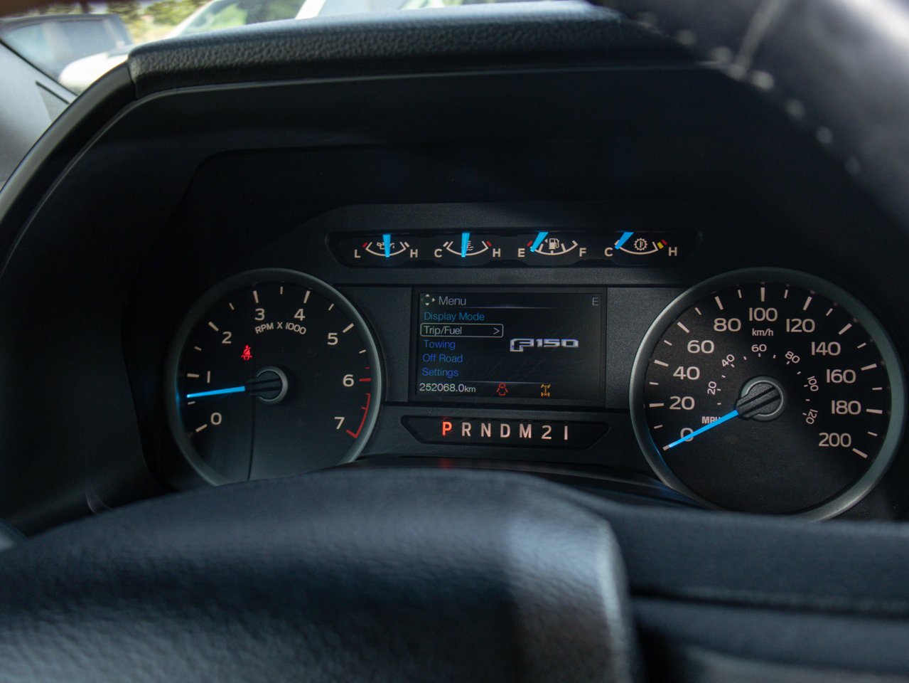 2017 Ford F-150 4WD SuperCrew 145 XLT Grey Sherwood Park - photo #20