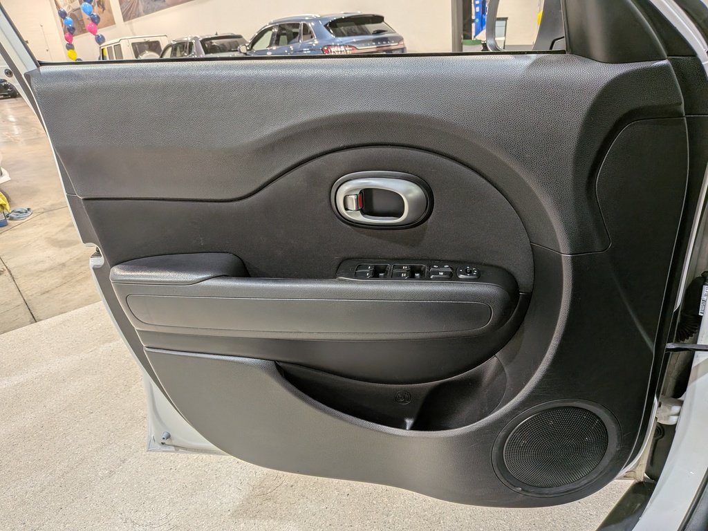 2015 Kia Soul 5dr Wgn Manual LX White Val-David - photo #25