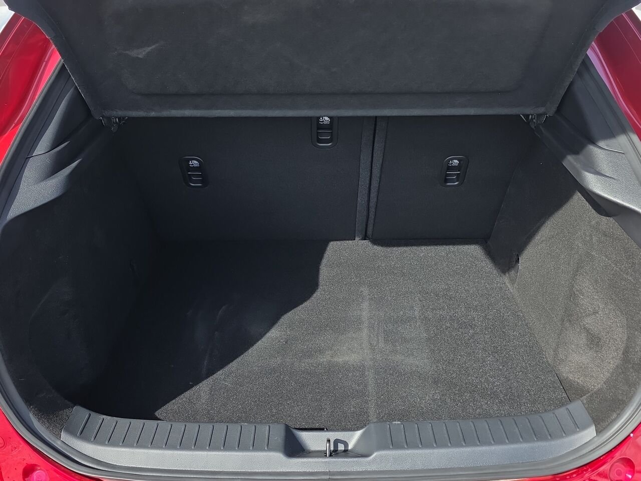 2026 Mazda CX-30 GT, awd, toit ouvrant, Écran 360 degré, Navigation, chargeur sans fil pour cellulaire Soul Red Crystal Metallic Val-David - photo #23