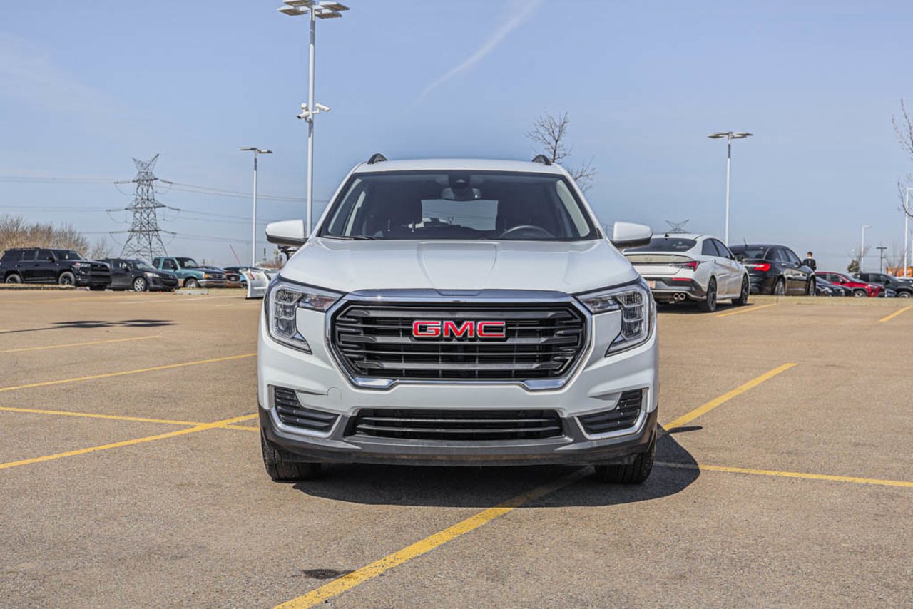 2024 GMC Terrain AWD 4dr SLE White Sherwood Park - photo #2