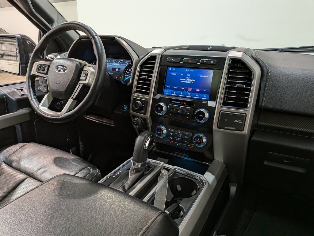 2020 Ford F-150 LARIAT 4WD SuperCrew 5.5' Box Black Val-David - photo #19