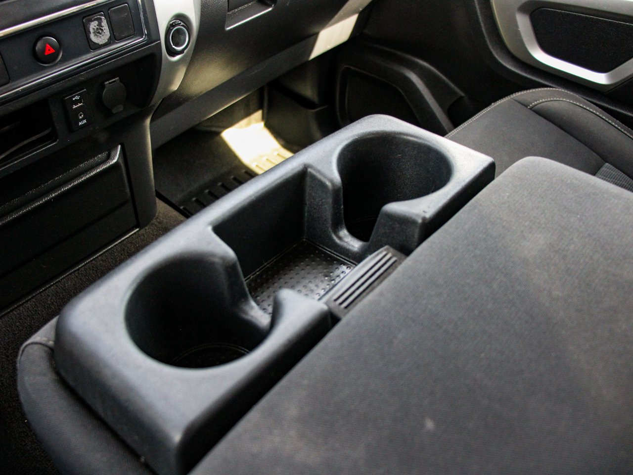 2017 Nissan Titan 4WD Crew Cab SV White Sherwood Park - photo #24