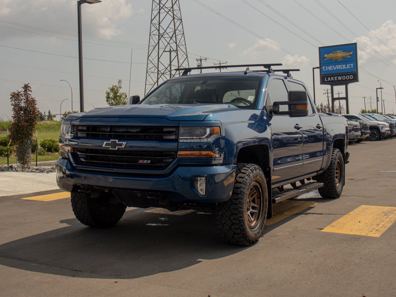 2016 Chevrolet Silverado 1500 4WD Crew Cab 143.5 LT w/1LT Blue Sherwood Park - photo #3