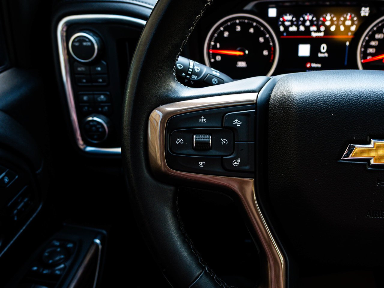 2023 Chevrolet Silverado 3500HD 4WD Crew Cab 159 High Country Black Sherwood Park - photo #22