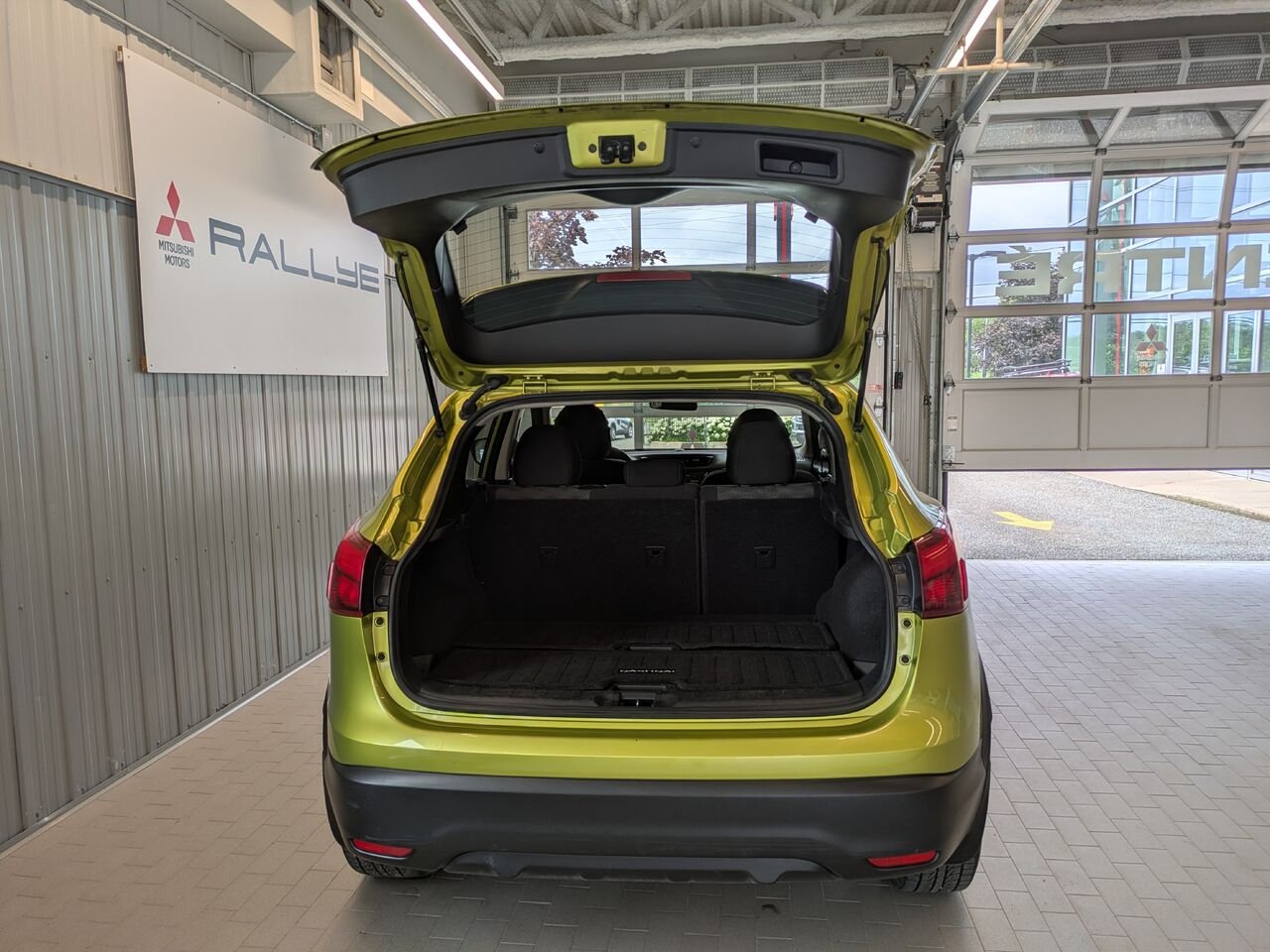 2017 Nissan Qashqai Green Gatineau - photo #3