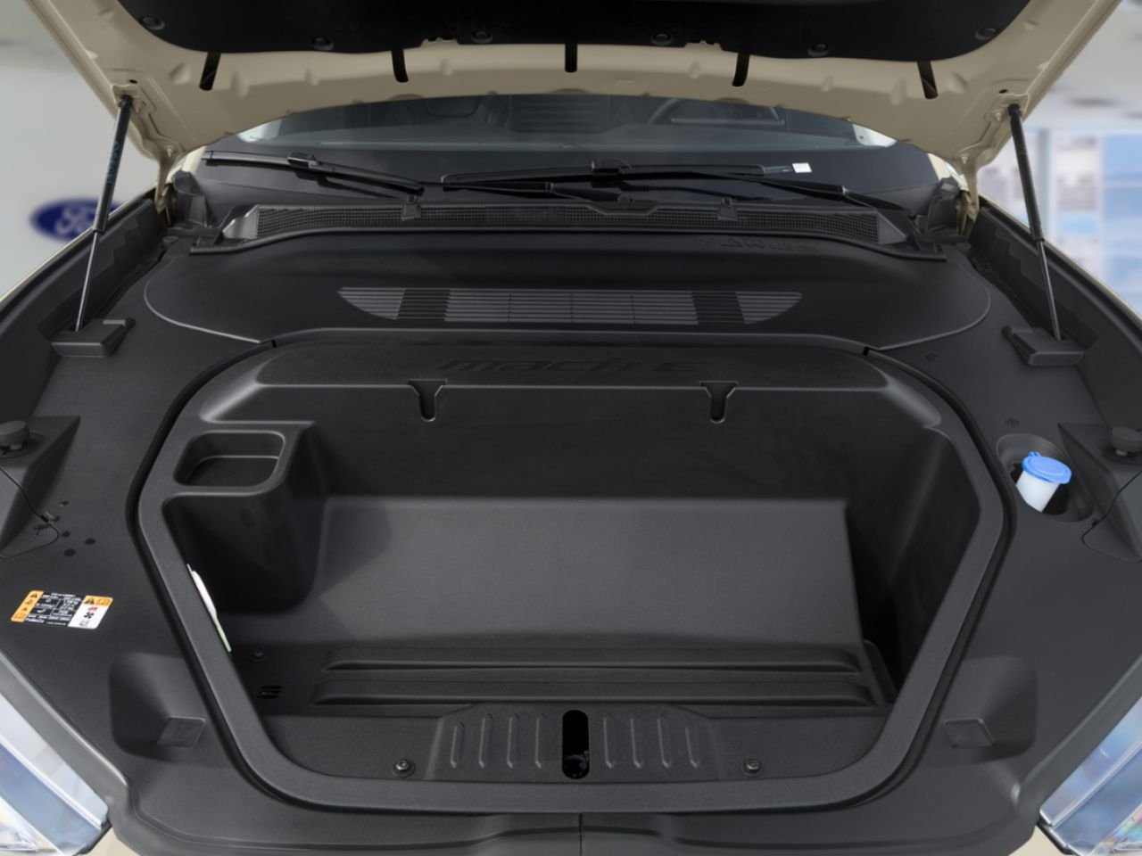 2026 Ford MUSTANG MACH-E Black Saint-Basile-le-Grand - photo #3