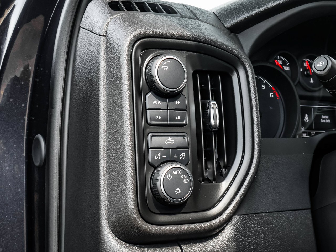 2024 Chevrolet Silverado 1500 4WD Crew Cab 147 Custom Trail Boss Grey Sherwood Park - photo #19