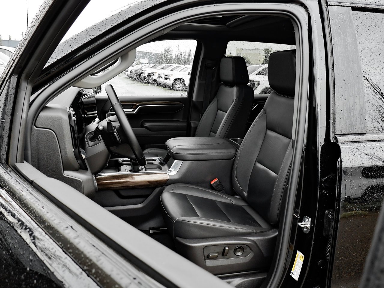 2024 Chevrolet Silverado 1500 4WD Crew Cab 147 RST Black Sherwood Park - photo #16