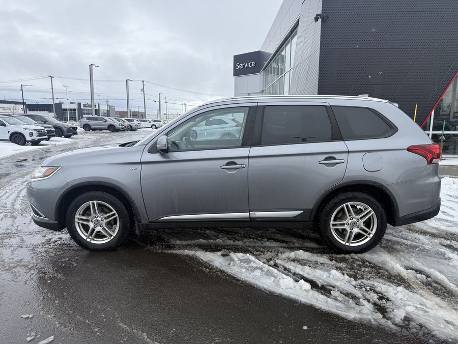 2018 Mitsubishi Outlander SE AWC, Toit ouvrant, Remorquage 3500lbs Grey