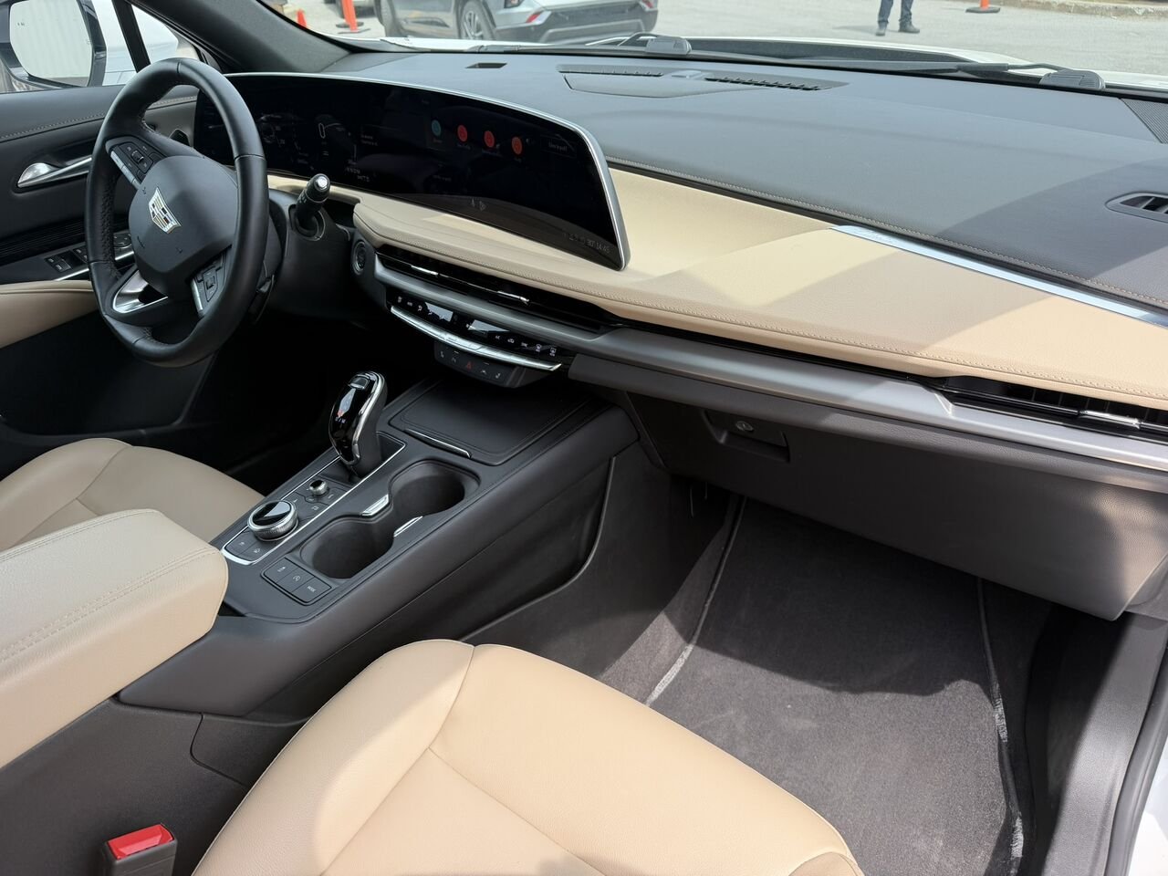 2024 Cadillac XT4 LURURY AWD FINANCEMENT À PARTIR DE 3.99% White Laval - photo #18