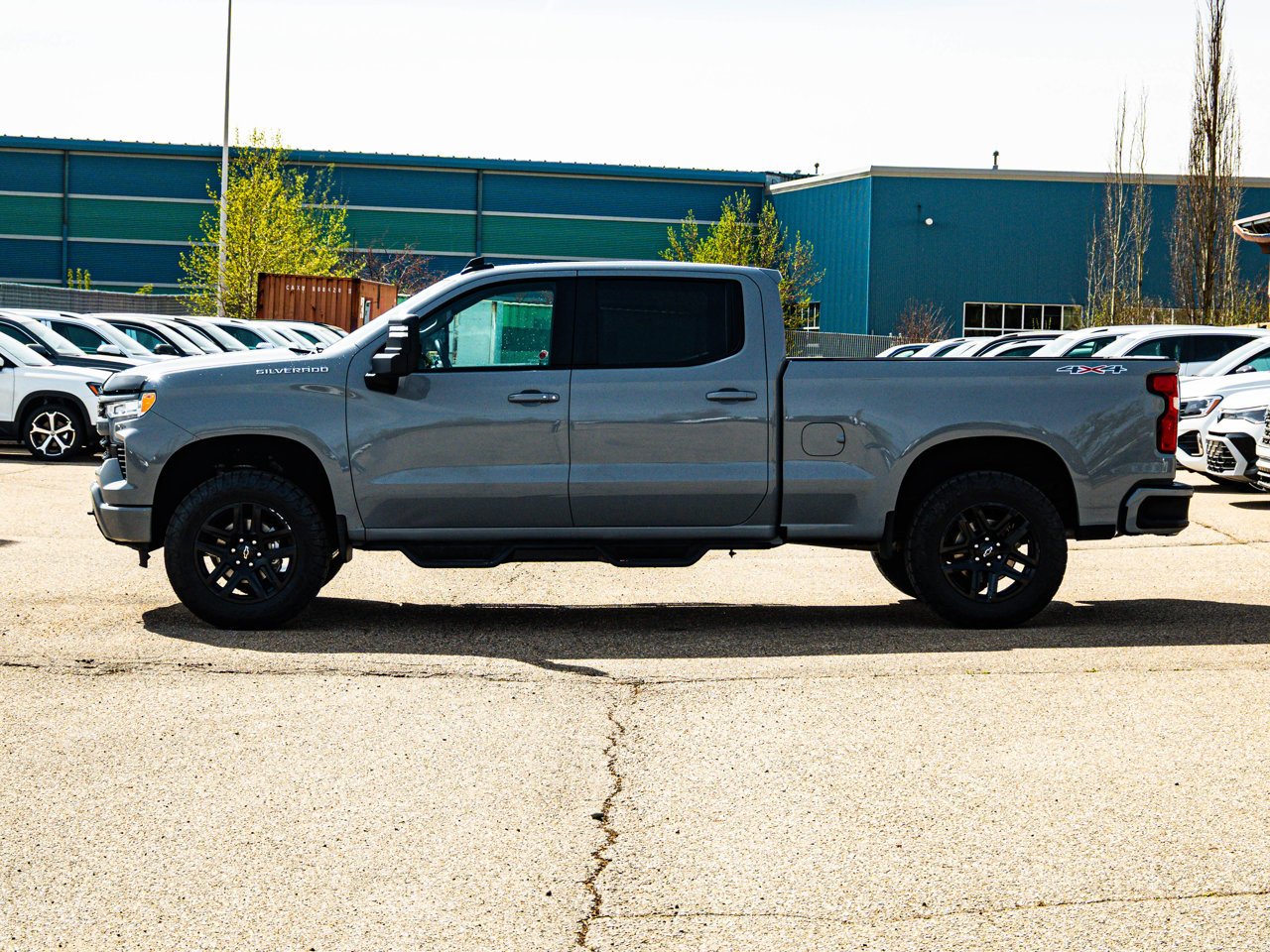 2024 Chevrolet Silverado 1500 4WD Crew Cab 147 RST Grey Sherwood Park - photo #9