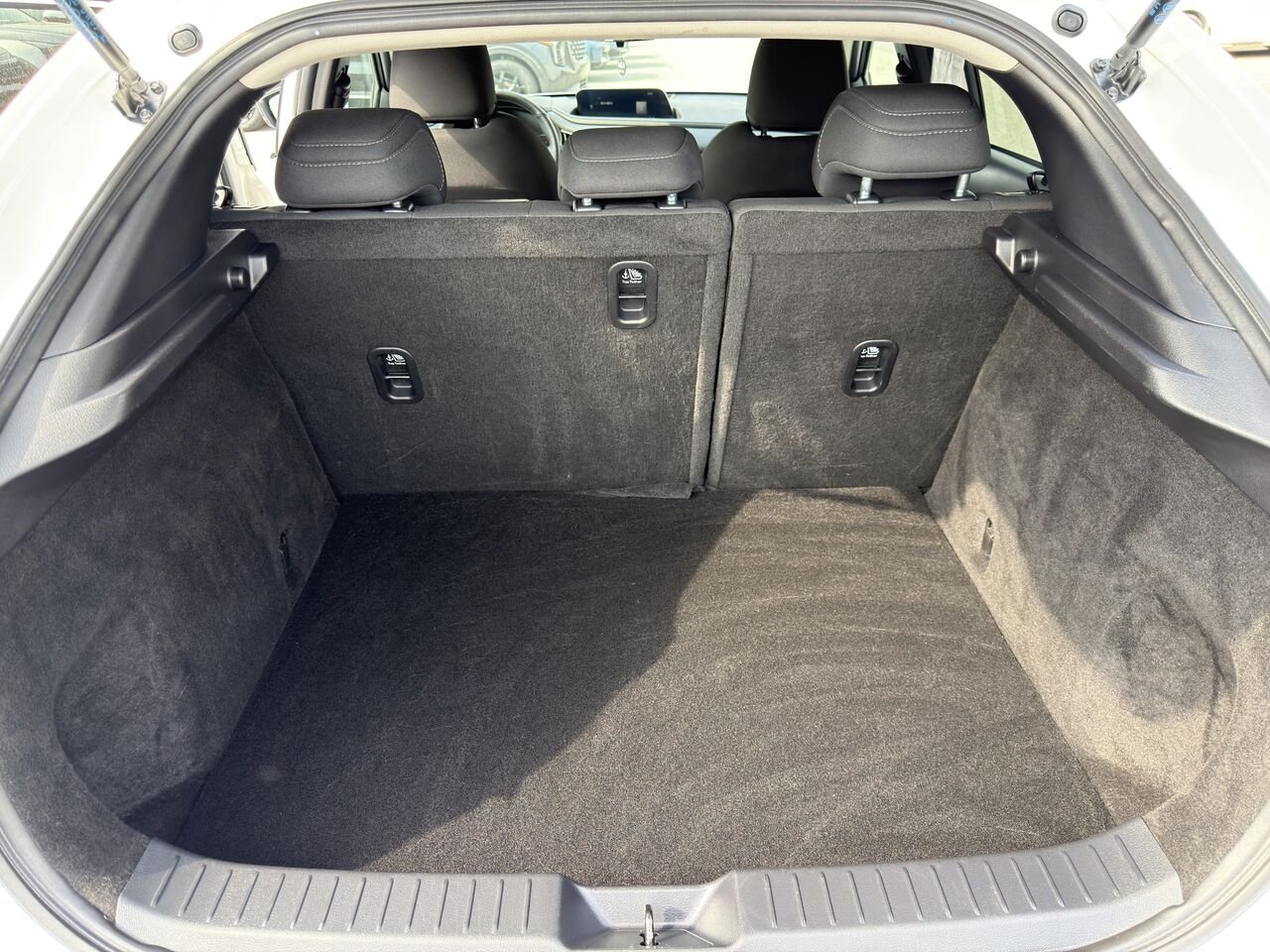 Mazda CX-30 2024 Blanc Thetford Mines - photo #12