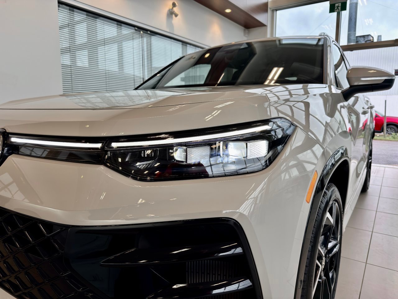 Volkswagen Tiguan 2026 Gris Notre-Dame-des-Prairies - photo #4