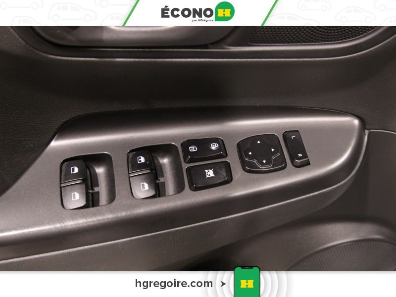 2019 Hyundai Kona White Laval - photo #11