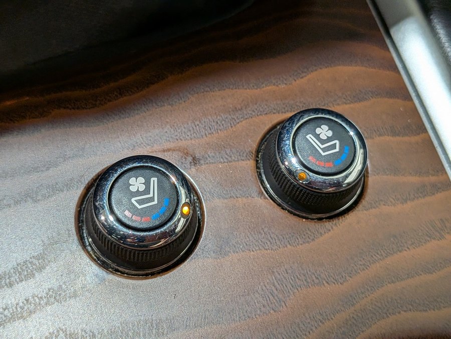 2020 Nissan Pathfinder Black