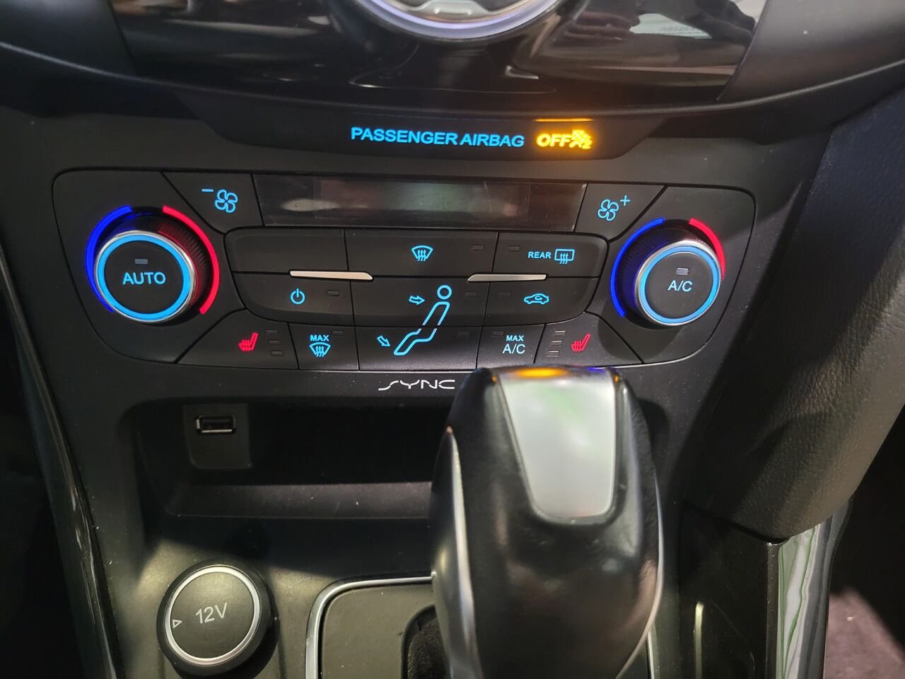 2016 Ford Focus Electric White  - photo #24
