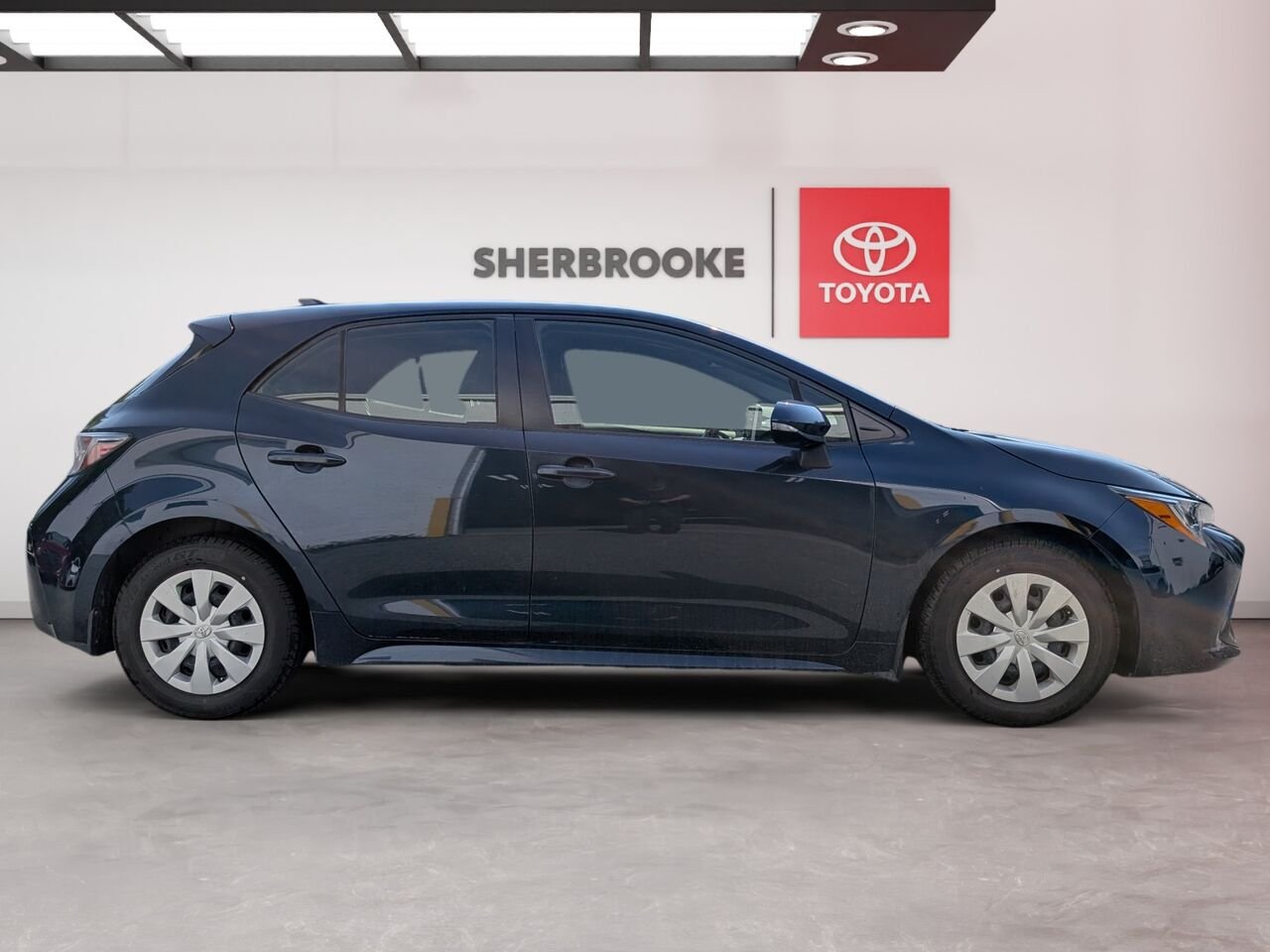 Toyota Corolla à hayon BASE CAMÉRA DE RECUL/BLUETOOTH/AC/VITRES ÉLECTRIQUES 2022 Bleu Sherbrooke - photo #3