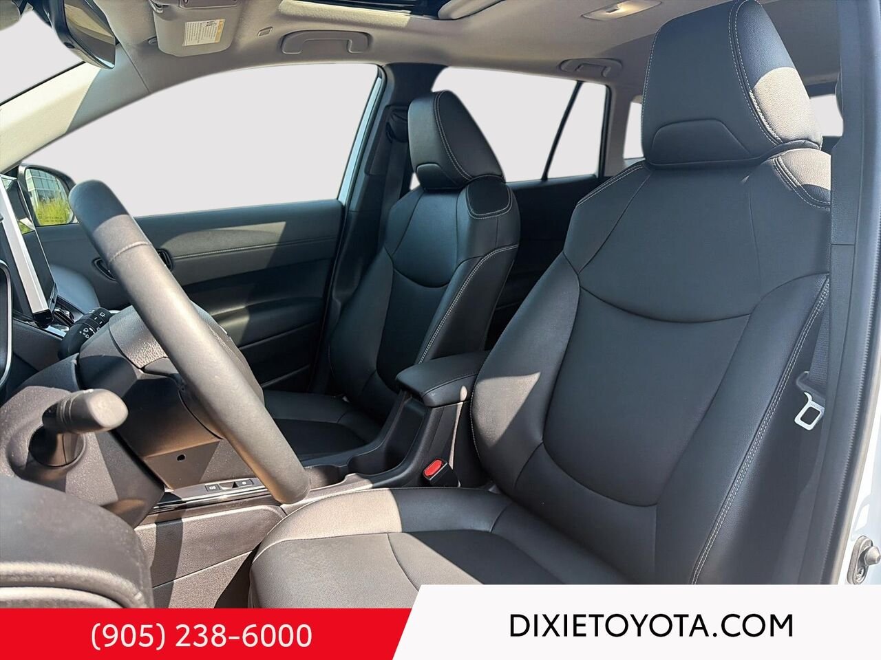 2026 Toyota Corolla Cross XLE AWD / CLEAN CARFAX / HEATED SEATS / MOONROOF / ALLOY WHEELS / CARPLAY AND ANDROID AUTO White Mississauga - photo #8