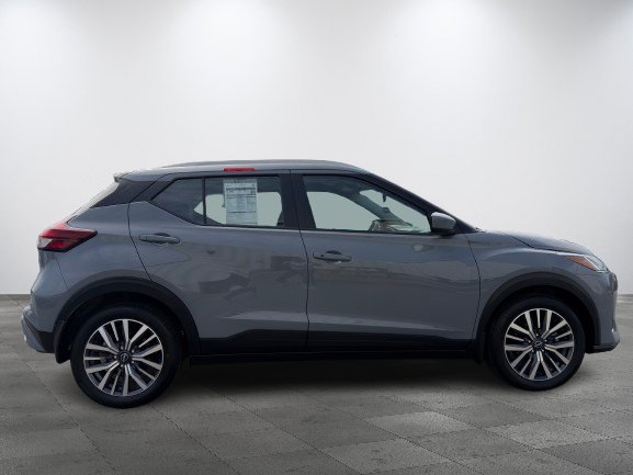 2024 Nissan Kicks Grey Thetford Mines - photo #2