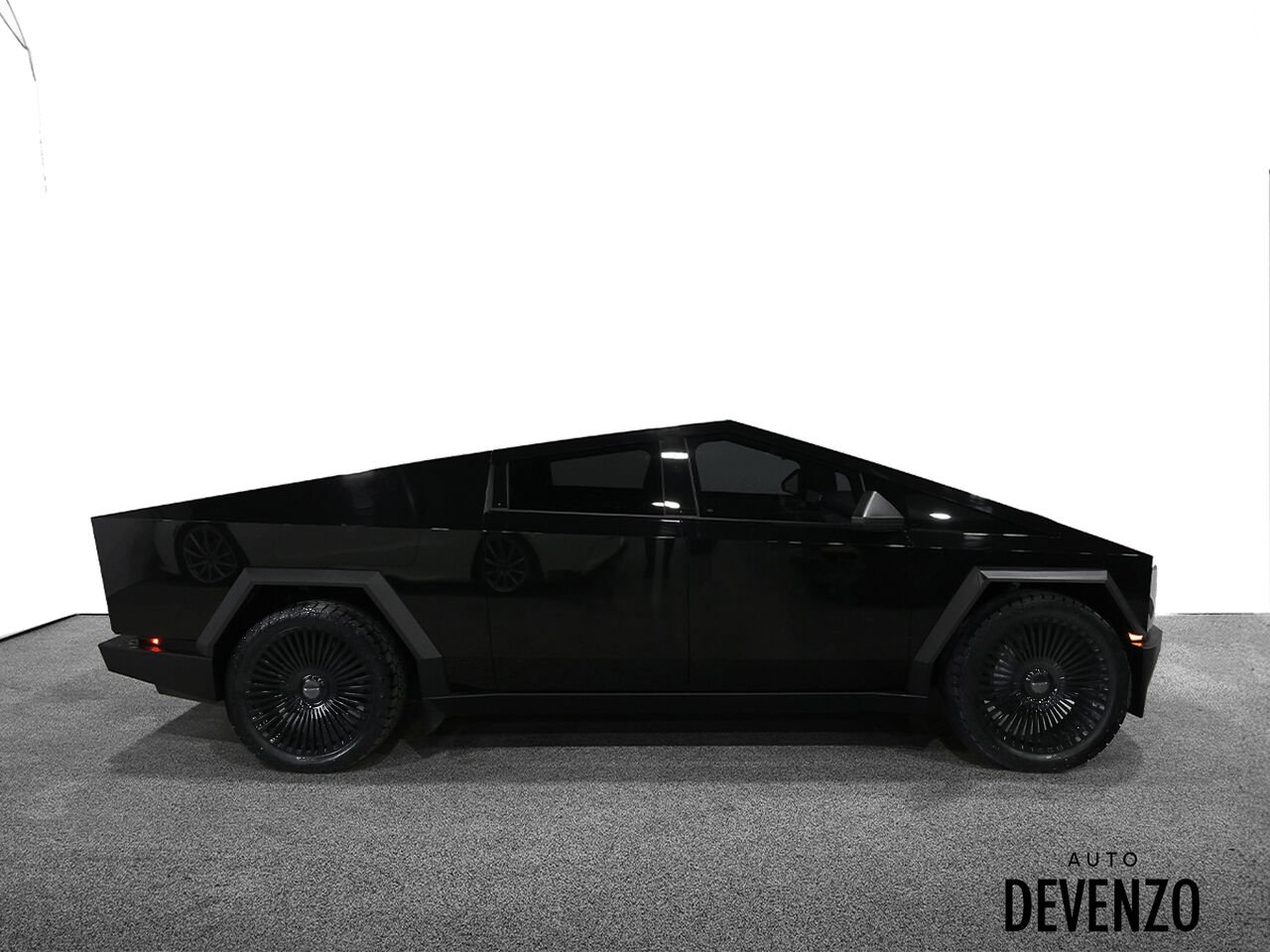 Tesla Cybertruck 2024 Argent Saint-Eustache - photo #2