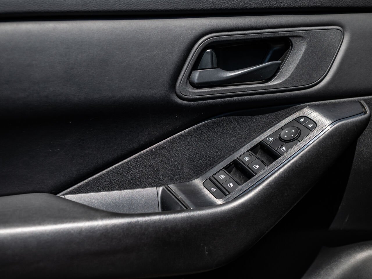 2024 Nissan Rogue Black Sainte-Julienne - photo #13