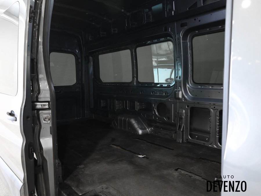 2022 Ford E-Transit Cargo Van 2022 Grey