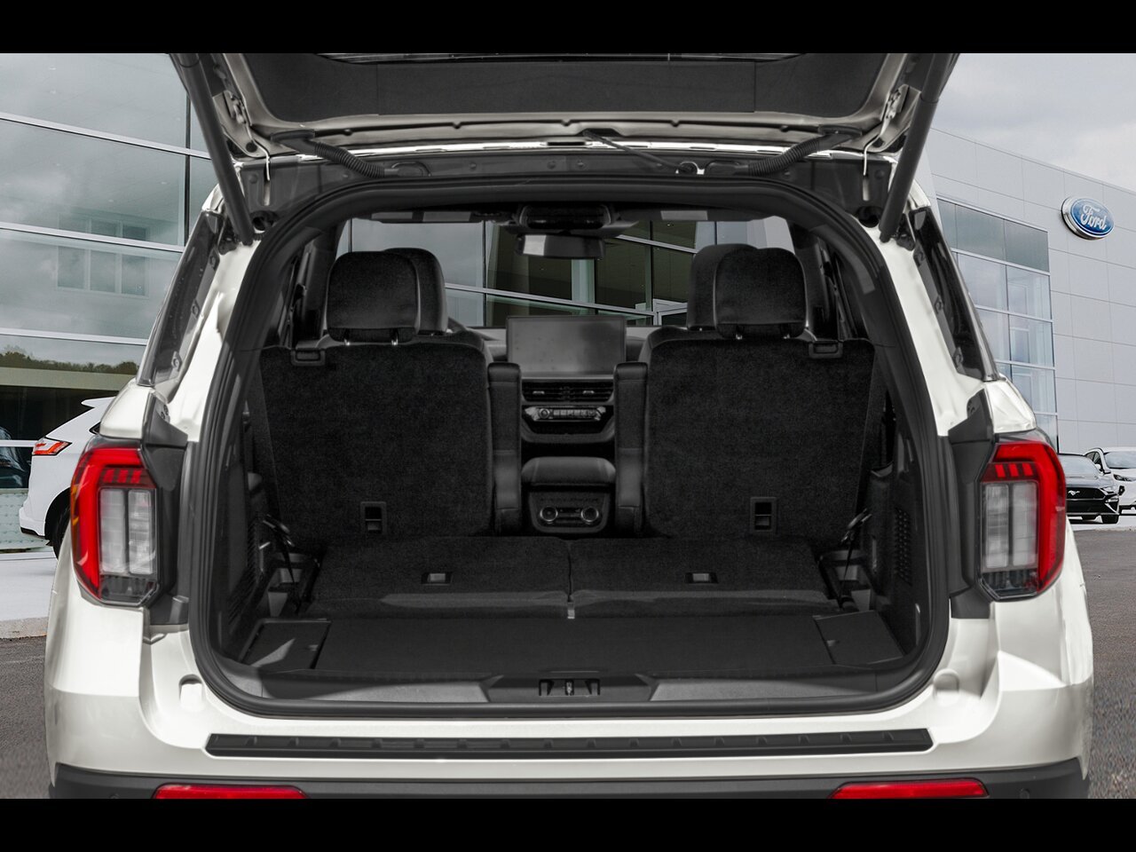 2026 Ford Explorer Carbonized Grey Metallic Saint-Eustache - photo #3