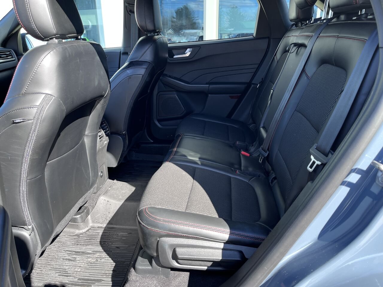 Ford Escape 2024 Bleu Mont-Laurier - photo #15