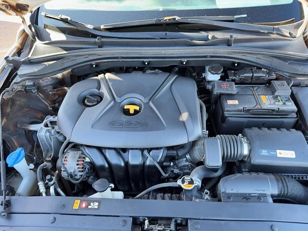2018 Hyundai Elantra GT VIN KMHH35LE4JU042398 White Baie-Comeau - photo #7