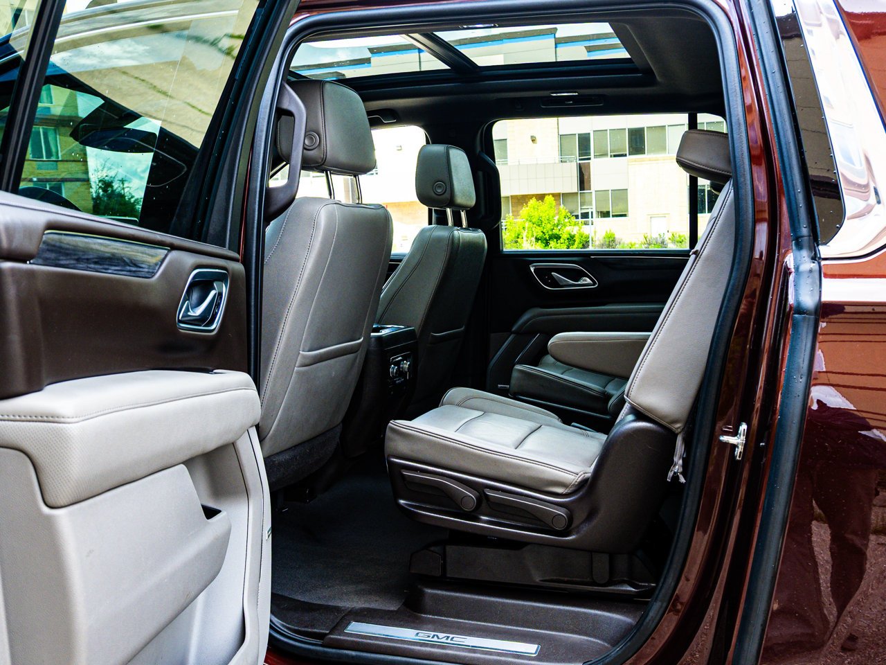 2022 GMC Yukon XL 4WD 4dr SLT Red Sherwood Park - photo #30