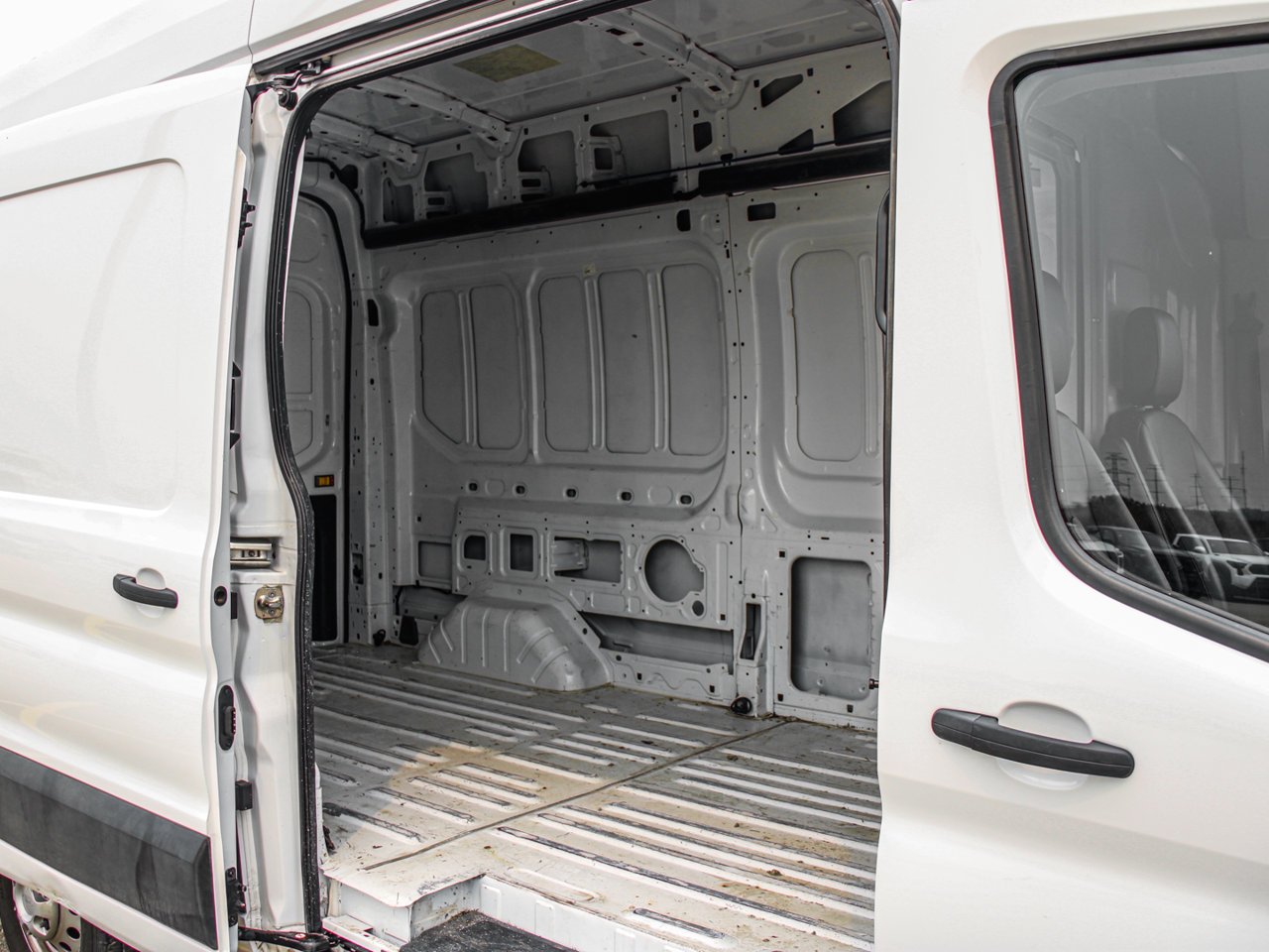 2025 Ford Transit Cargo Van T-250 148 Hi Rf 9070 GVWR AWD White Sherwood Park - photo #10