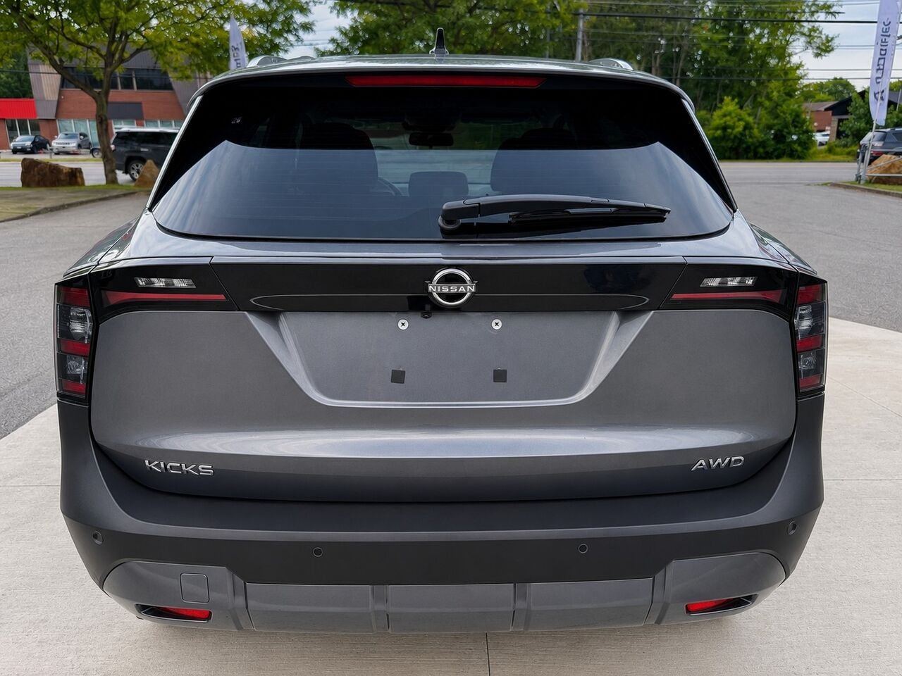 NISSAN Kicks KICKS SV PRIVIL GE 2026 Gris poudre métallisé Châteauguay - photo #3