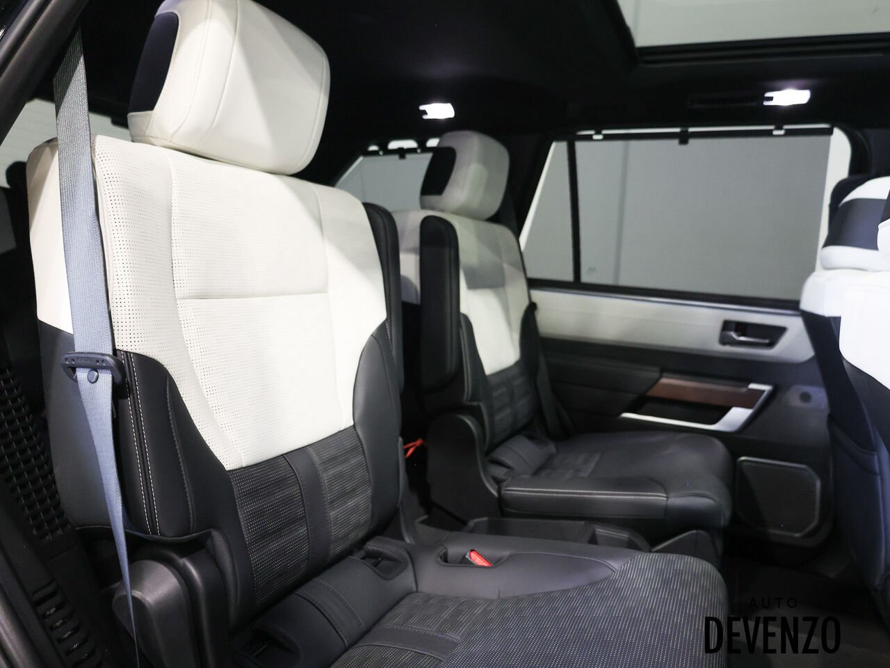 Toyota Sequoia 2025 Noir Saint-Eustache - photo #9