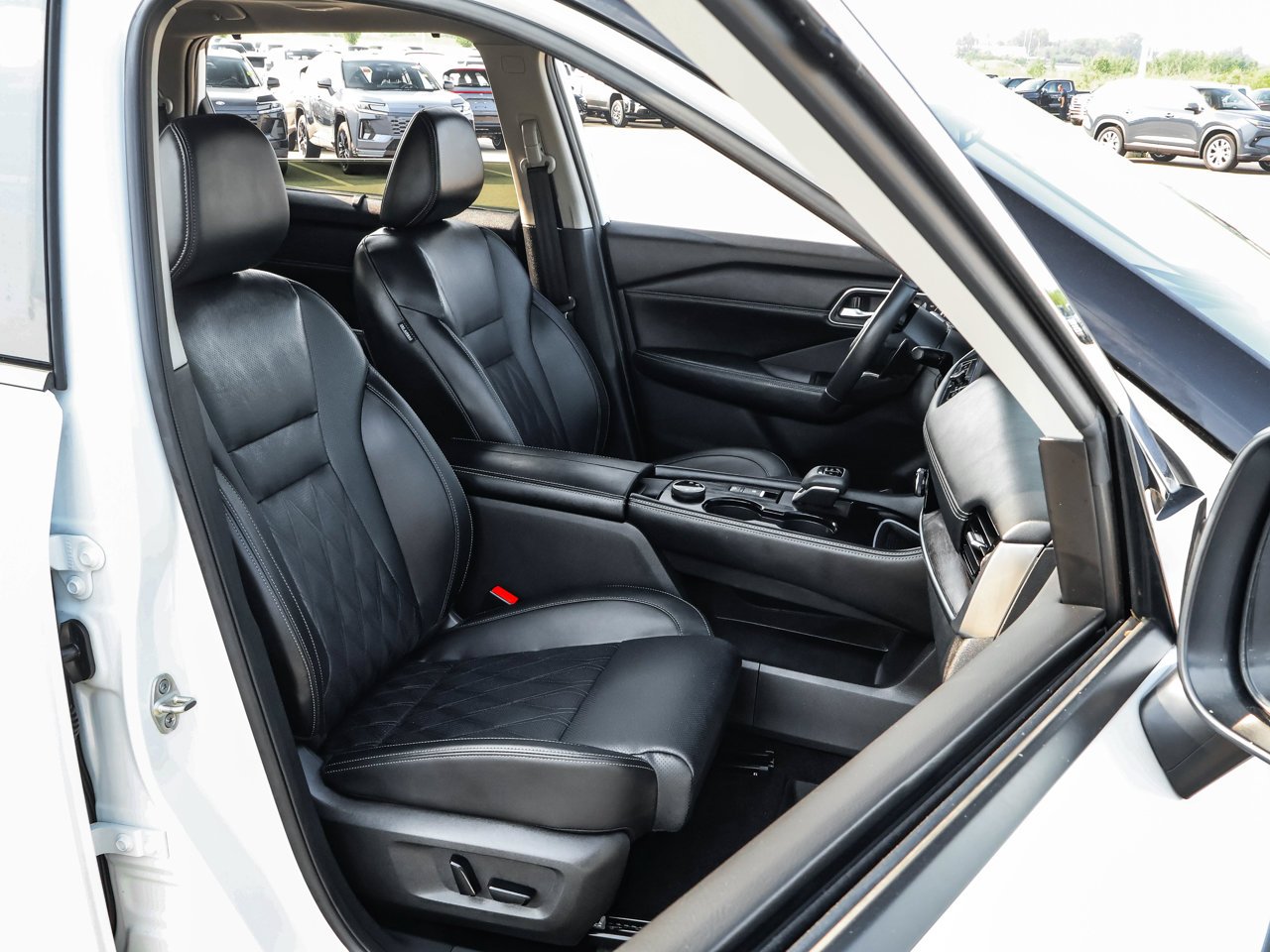 2024 Nissan Rogue AWD Platinum White Sherwood Park - photo #14