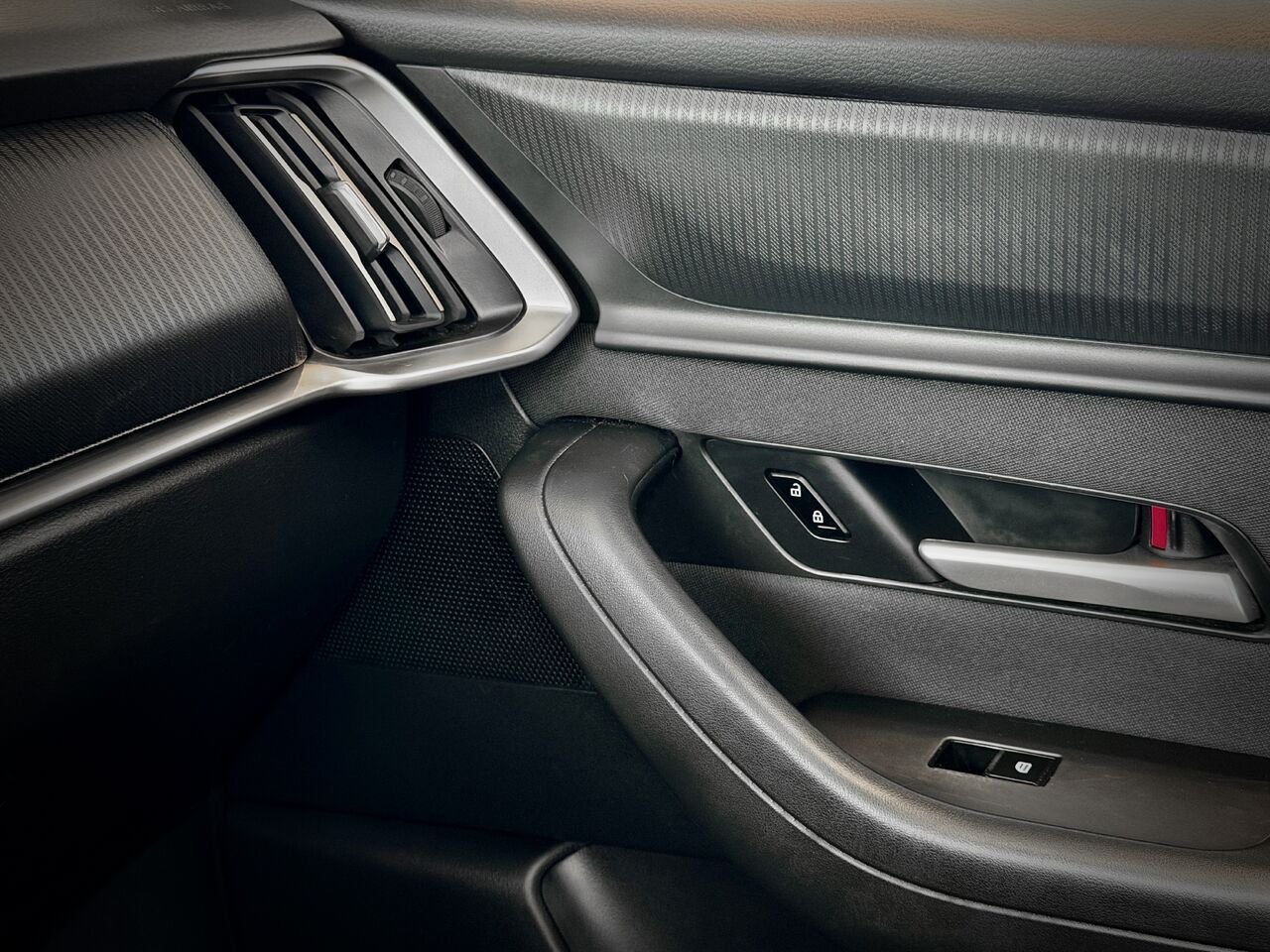 2024 Mazda CX-90 hybride rechargeable Grey Notre-Dame-des-Prairies - photo #27