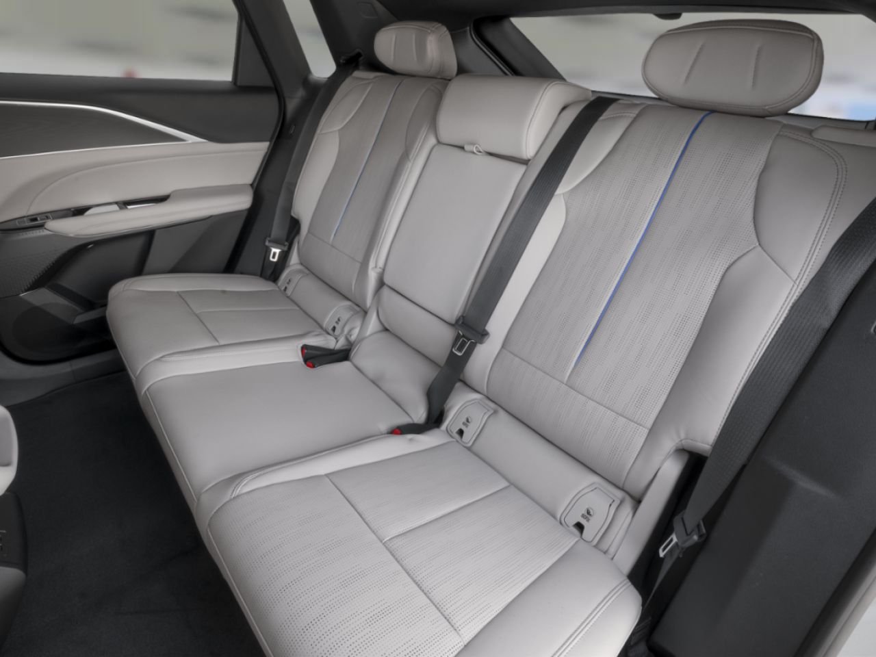 2027 CADILLAC LYRIQ LYRIQ ELECTRIC SPORT RWD (1SF) Vibrant White Tricoat Rivière-du-Loup - photo #6