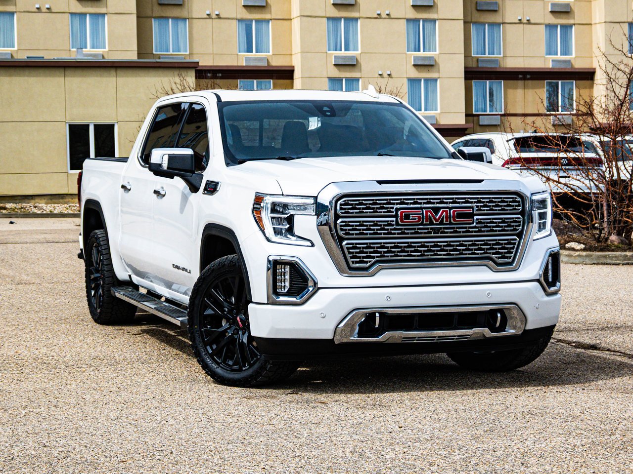 2021 GMC Sierra 1500 4WD Crew Cab 147 Denali White Sherwood Park - photo #1