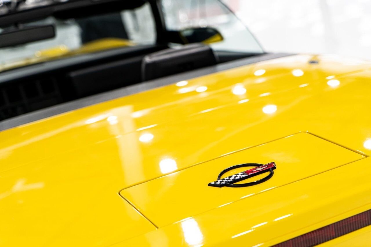 1986 Chevrolet Corvette Pace Car livery with only 17,380km (10,800miles) Yellow Montreal - photo #67