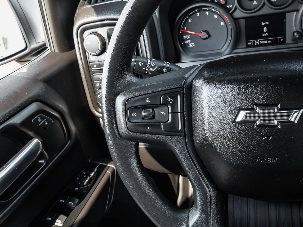 2024 Chevrolet Silverado 1500 4WD Crew Cab 147 Custom Trail Boss White Sherwood Park - photo #22