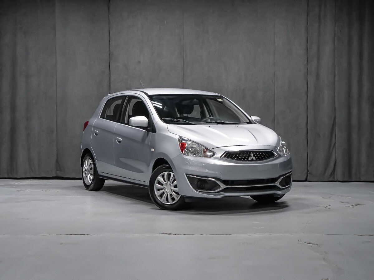 Mitsubishi Mirage ES 2018 Argent Montréal - photo #1